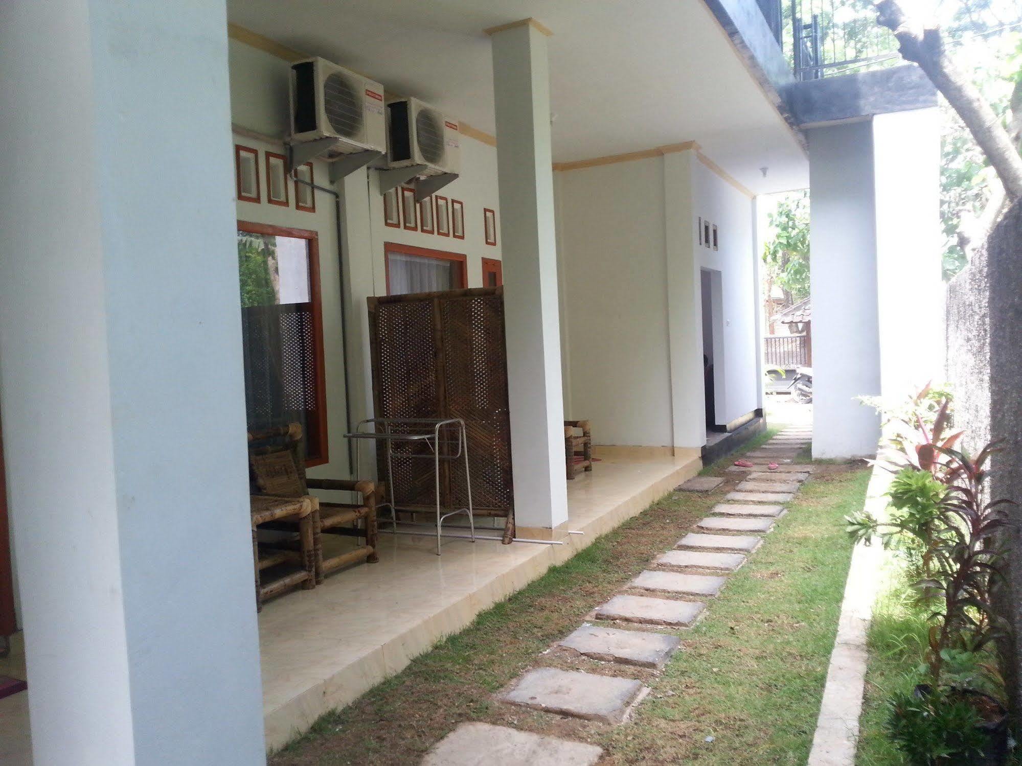 Krisna Home Stay Lombok Exterior photo